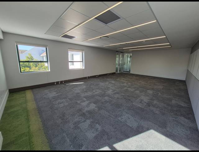 666M² OFFICE TO LET IN WOODMEAD